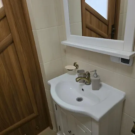 - Uniescie Apartment *