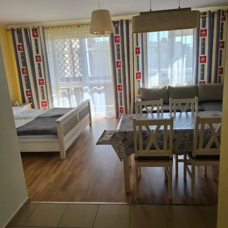 - Uniescie Apartment