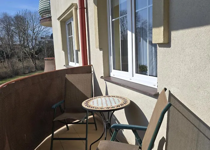 - Uniescie Διαμέρισμα